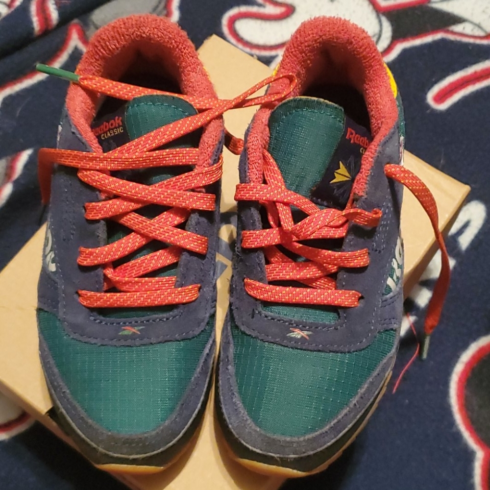 Sneakers